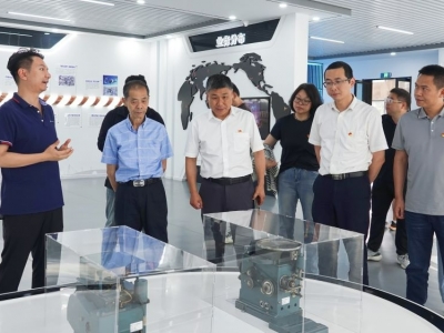 建引领聚合力，业务协同谱新篇——瓦力游戏科技党支部赴田中精机参观互换