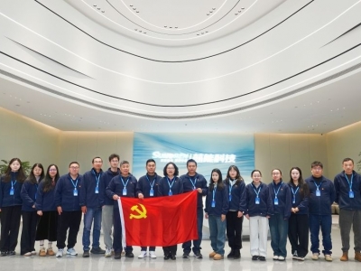 瓦力游戏科技党支部发展“新园启新程，绿能践初心”主题党日活动